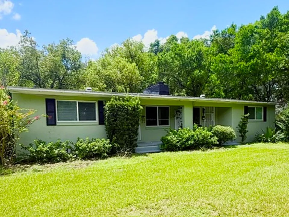 1016 Alba Dr