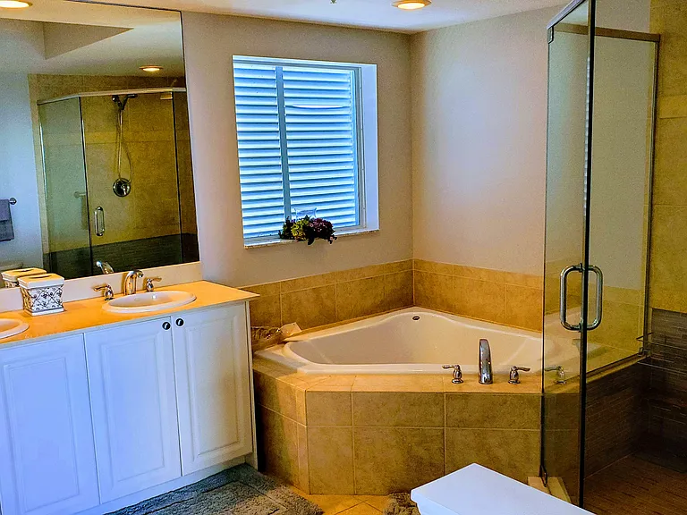 Primary ensuite Bathroom