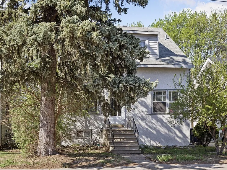 1919 Como Ave SE #1 — Photo 10