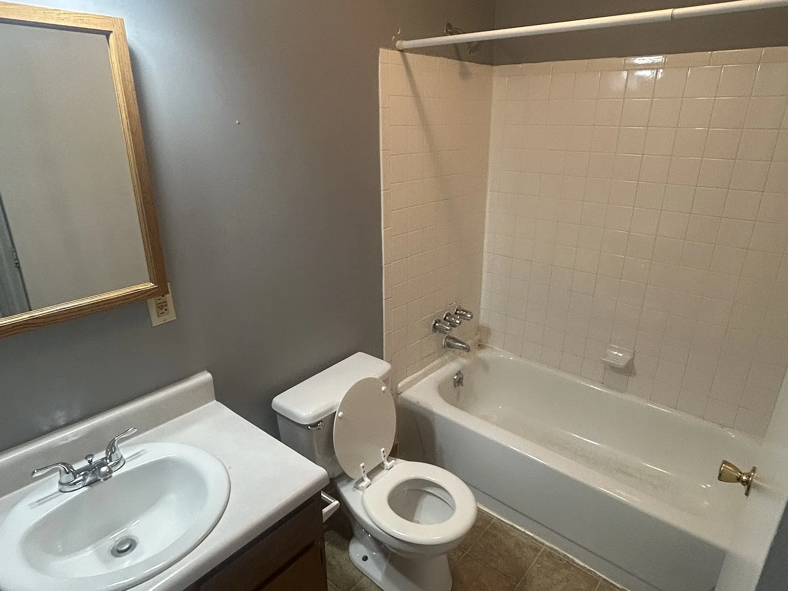 392 Shelby Avenue - Unit 10 — Photo 4