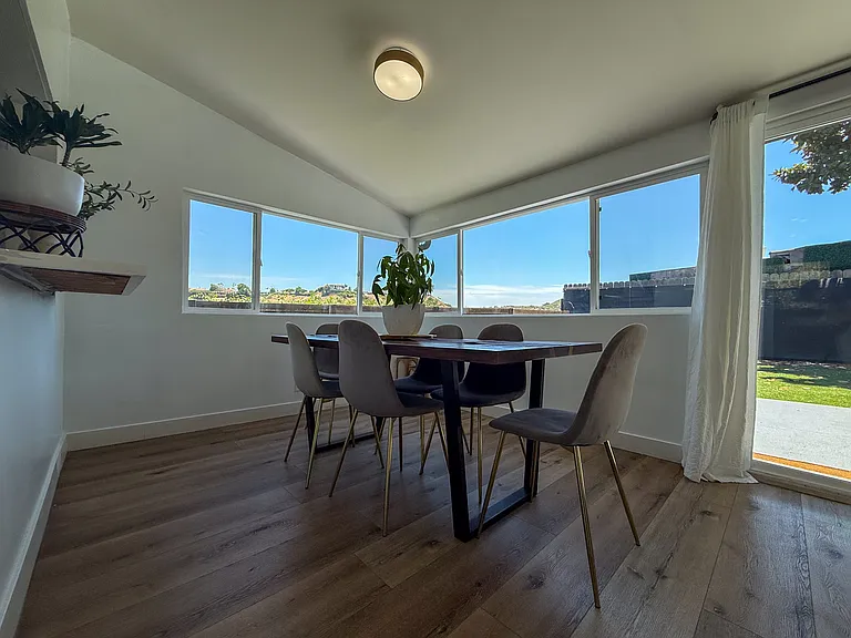 6744 Mulholland Dr — Photo 4