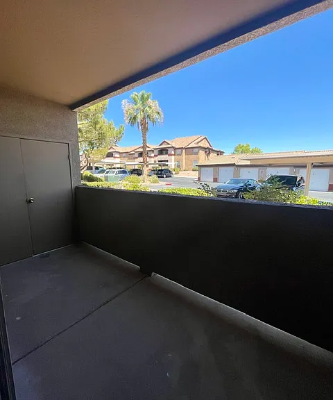 231 W Horizon Ridge Pkwy #2813 — Photo 16