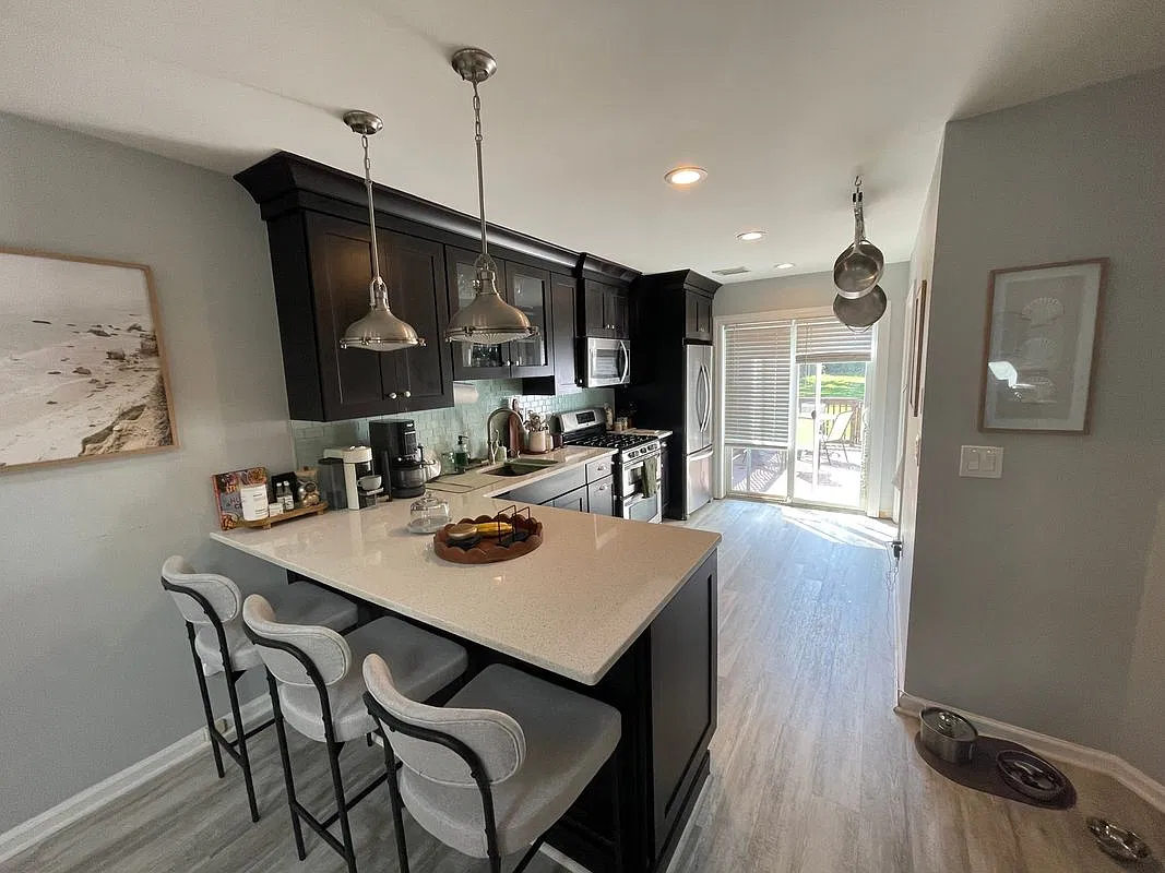2 bed, 2.0 bath, 1171 sqft, $3,400 — Photo 4