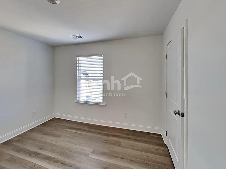 1039 Highland Walk — Photo 35
