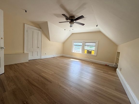 2nd image of 149 Strathmore Rd #10