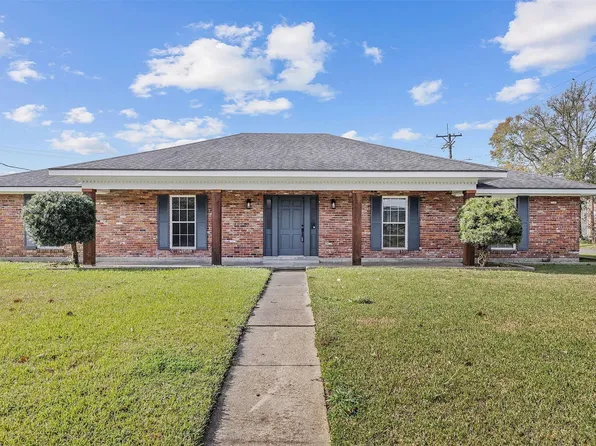 300 Robert Lee Cir, Lafayette, LA 70506