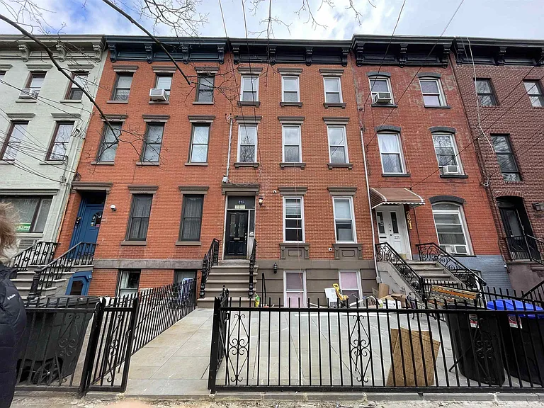 223 Garden St #3 — Photo 10