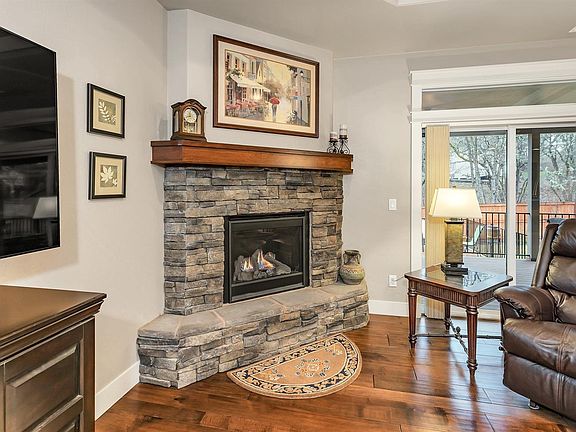5th image of 58 Shawnessy Ct