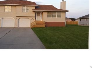 4795 Hermitage St, Niagara Falls, NY 14305