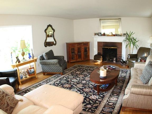 3rd image of 4236 Norton Ave