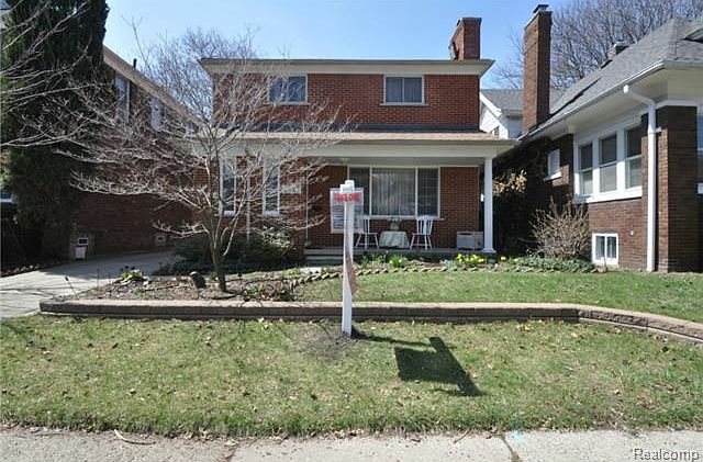 1st image of 1263 Lakepointe St