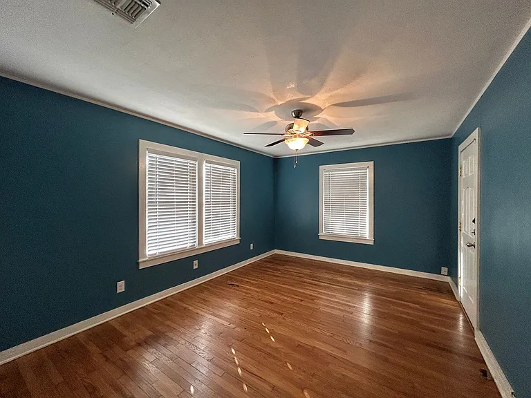 893 Pine St — Photo 11