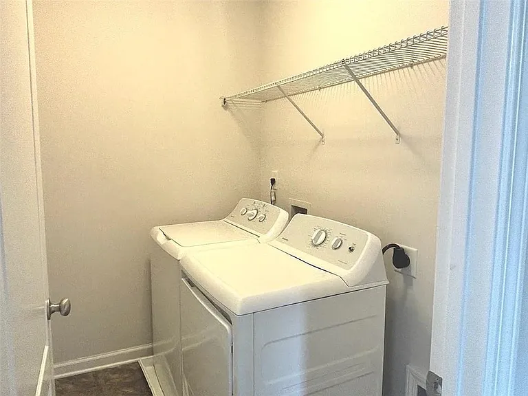 1700 Paxton Dr SW — Photo 22