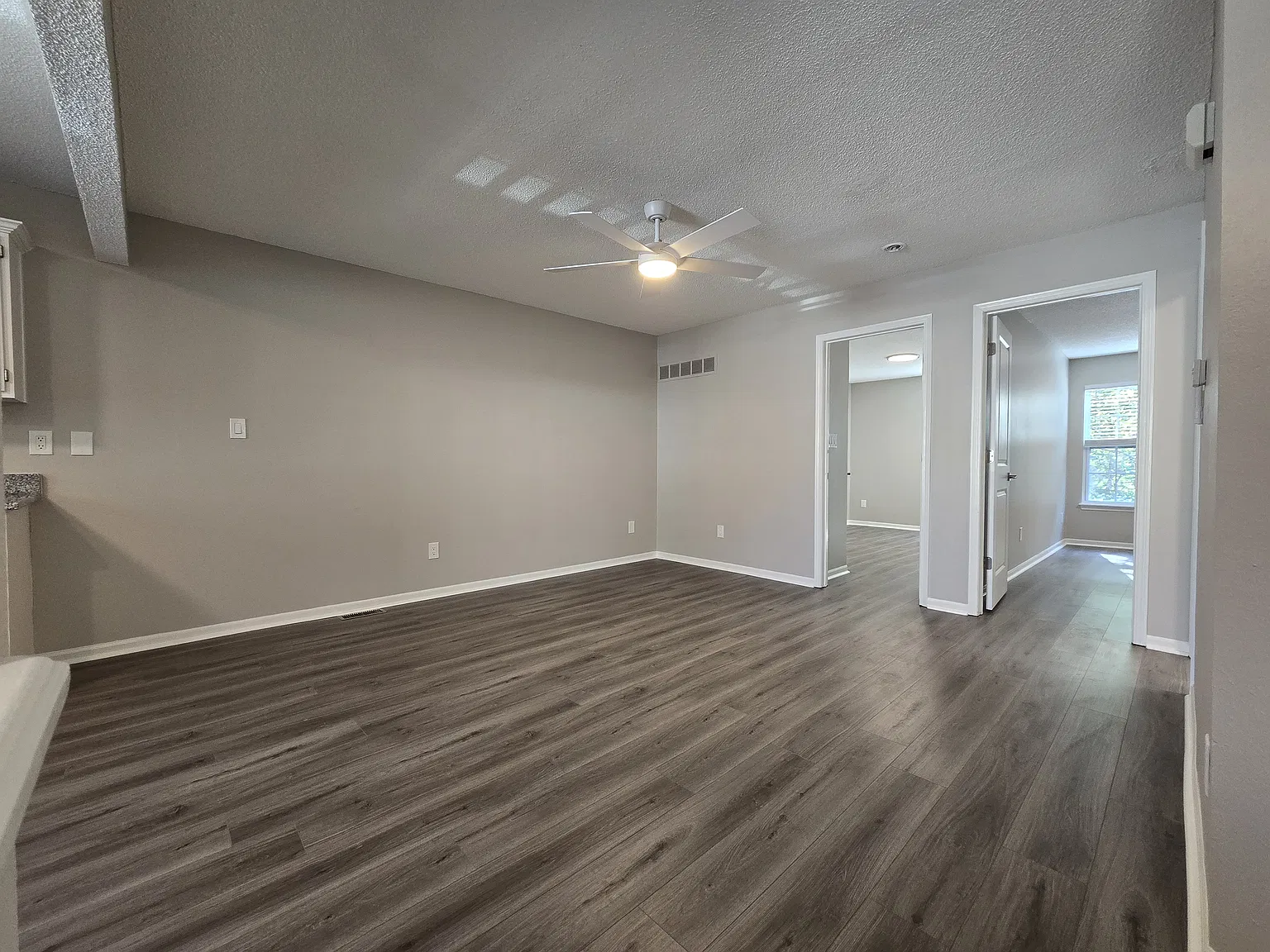 3 bed, 1050 sqft, $1,750 — Photo 4