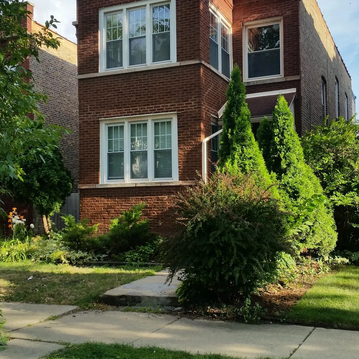 2 bed, 1400 sqft, $2,400 — Photo 2