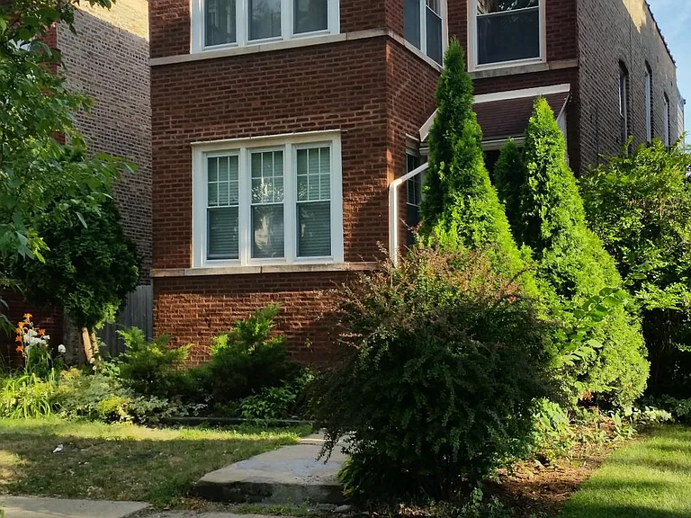 4053 W Waveland Ave #TOP FLOOR — Photo 1