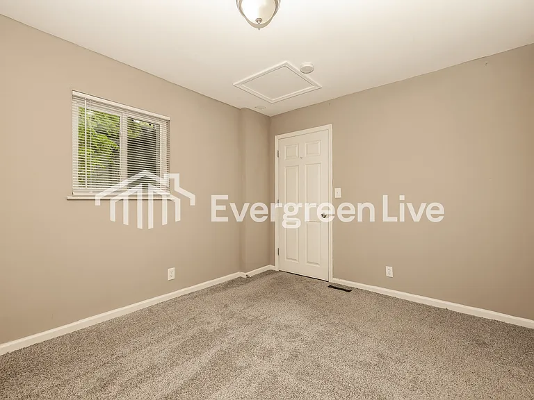 1513 Bauer Ave — Photo 13