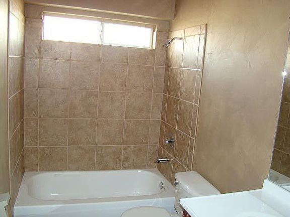 5th image of 603 Hilltop Ct