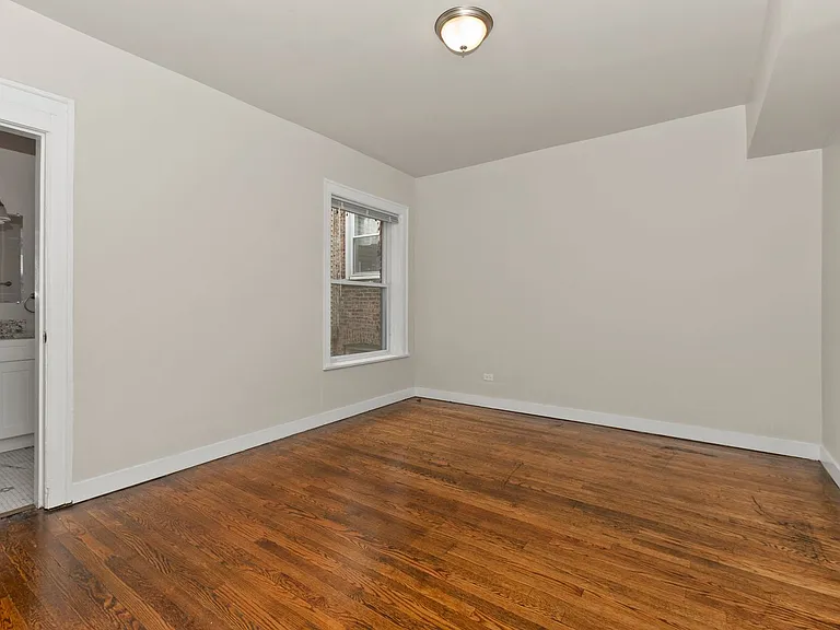 7018 S Clyde Ave — Photo 6