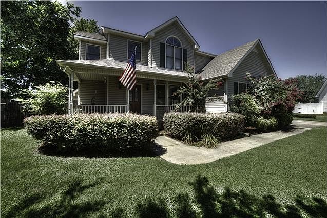 1st image of 302 Hamblen Ct