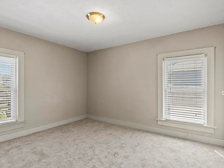 828 Forest Ave — Photo 30