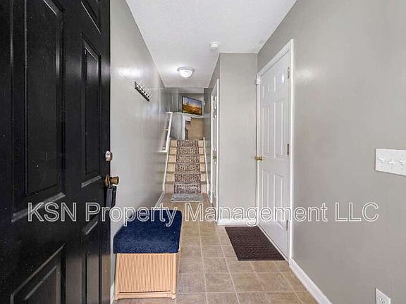 3rd image of 13 Orchid Ln