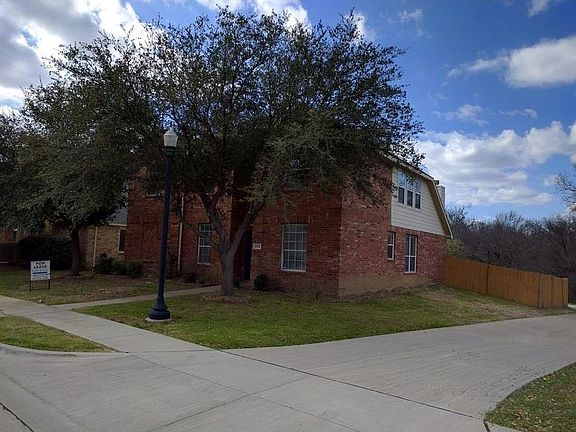 2nd image of 526 Continental Dr