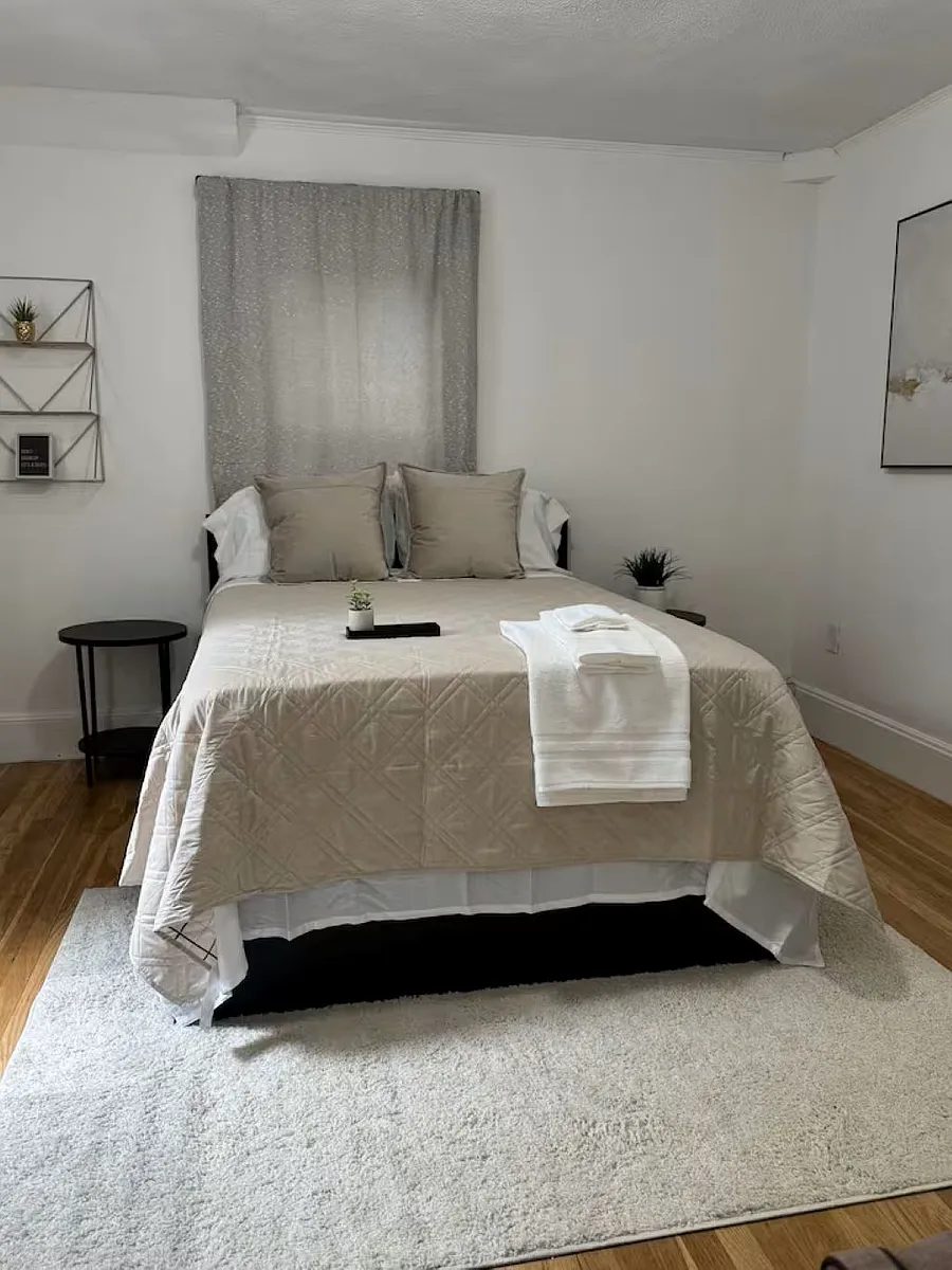 Bedroom - 10 Cranch St
