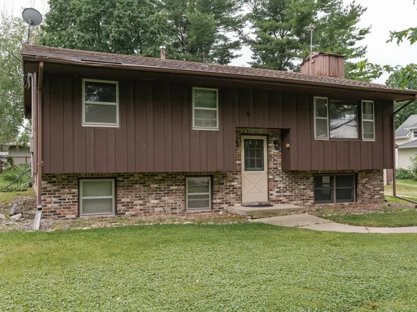 175 E 10th St, Zumbrota, MN 55992