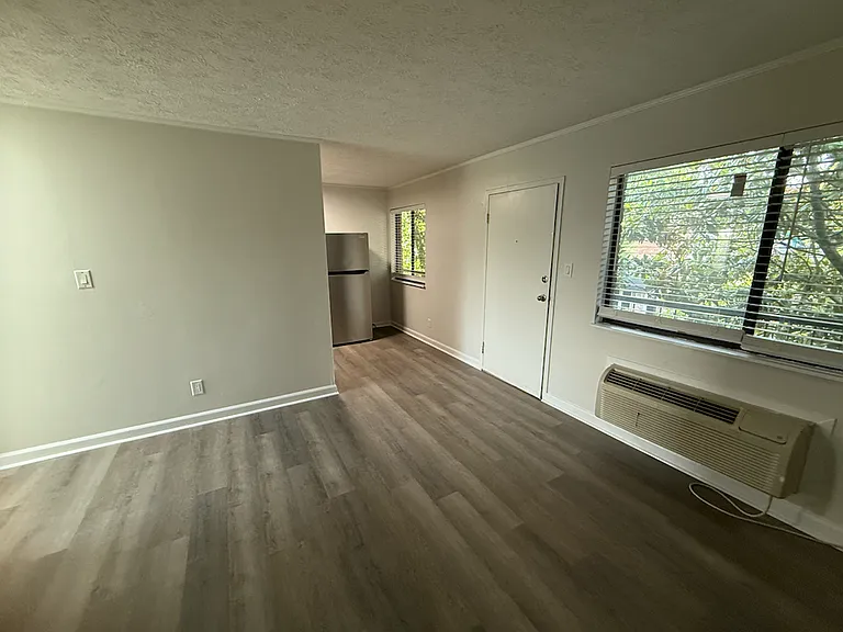2718 Painter Ave — Photo 2
