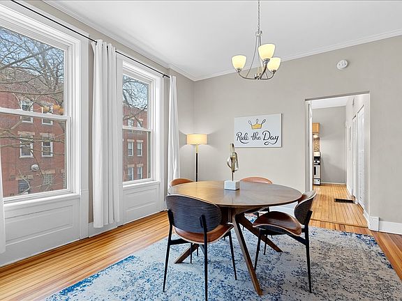3rd image of 1335 W Wrightwood Ave APT 2F