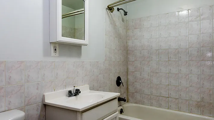 Rented by Nooklyn NYC LLC | media 4