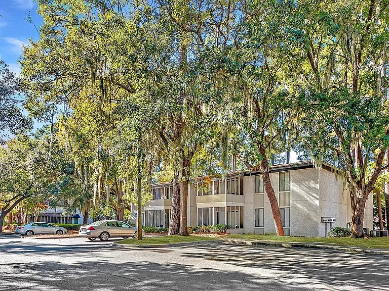 Greentree Apartments — Photo 16