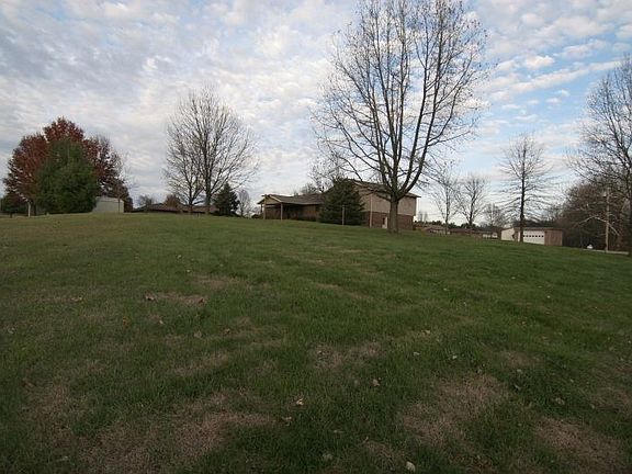 3rd image of 407 N Sunshine Dr
