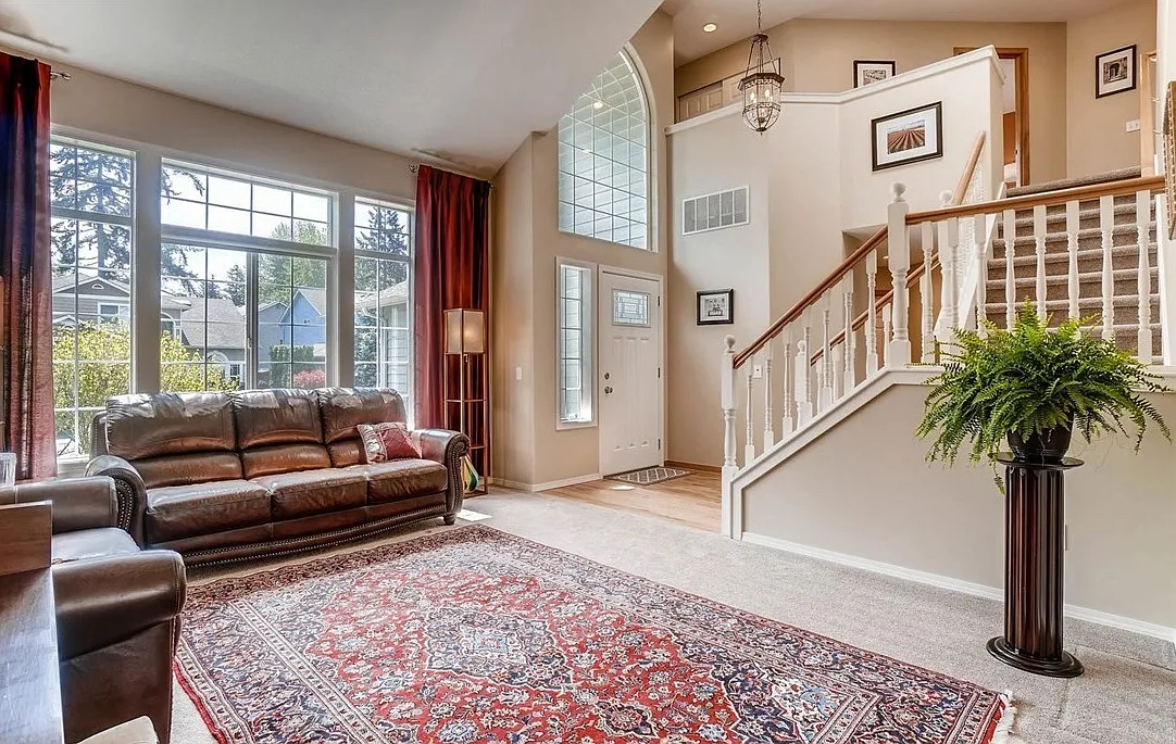 5 bed, 2515 sqft, $3,860 — Photo 3