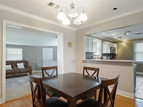 5th image of 221 N Bengal Rd