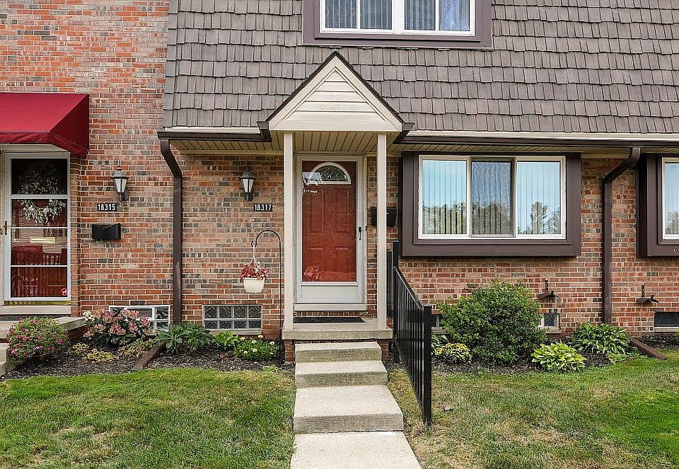 1st image of 18317 Jamestown Cir