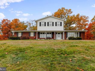 160 Chipped Cedar Ln, Berkeley Springs, WV 25411