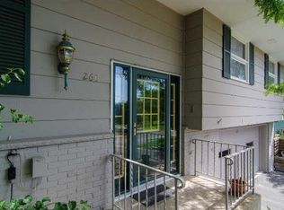 260 Yosemite Cir N, Minneapolis, MN 55422