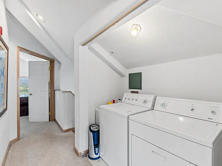 980 Lakepoint Dr — Photo 19