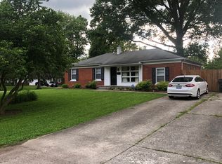 1300 Whirlaway Dr, Lyndon, KY 40242