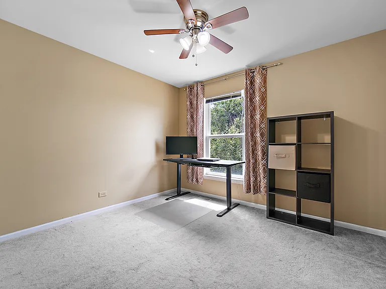 1044 Oakhill Dr — Photo 23