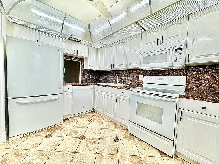 2871 N Ocean Blvd #C513 — Photo 11