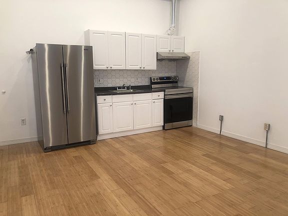 2nd image of 822 N Broad St #3C