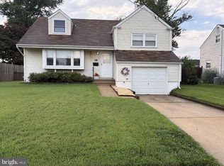 16 Wickom Ave, Hamilton, NJ 08690
