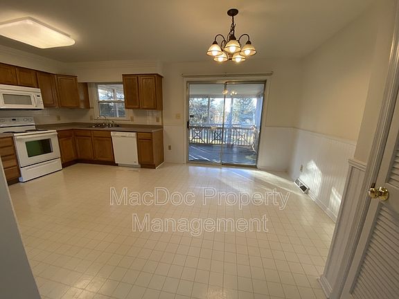 5th image of 12006 Branchwater St