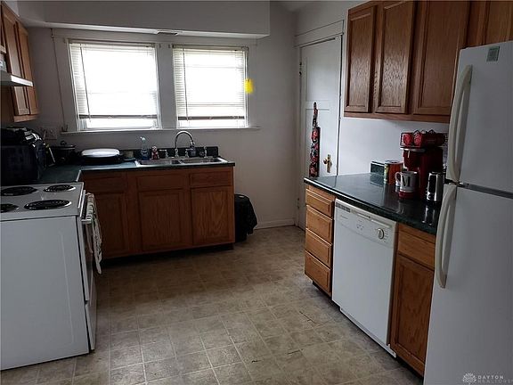 5th image of 26 E Siebenthaler Ave
