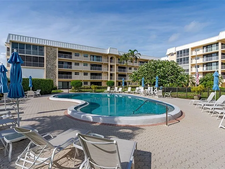 3450 Gulf Shore Blvd N #210 — Photo 24