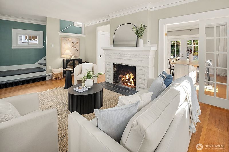 4th image of 822 31st Avenue