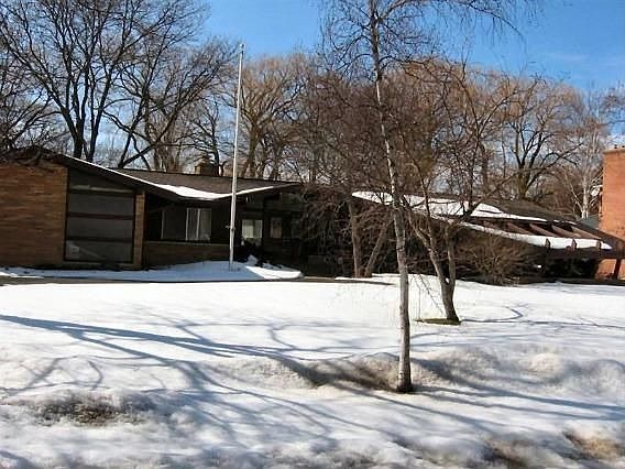 1st image of 8565 N Lake Dr